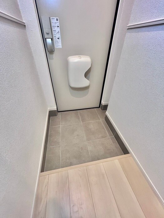 物件内観写真18　(玄関)