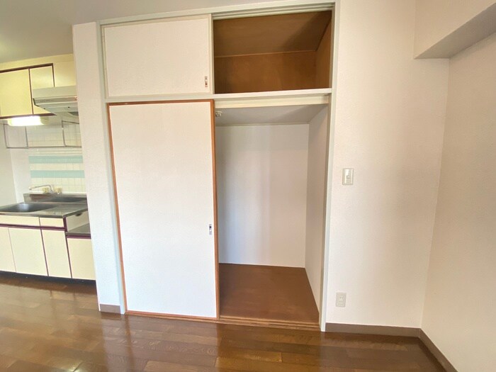 物件内観写真6　(収納)