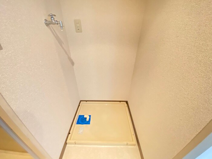 物件内観写真18　(洗濯機置場)