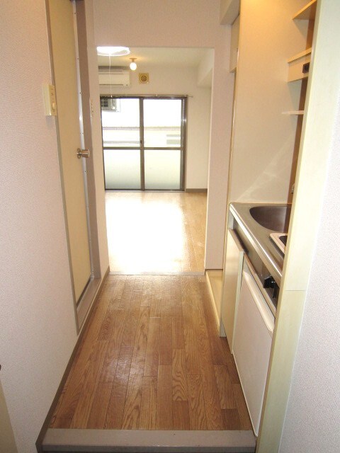 物件内観写真12　(廊下)