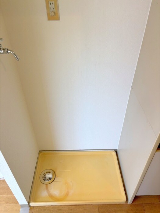 物件内観写真13　(洗濯機置場)