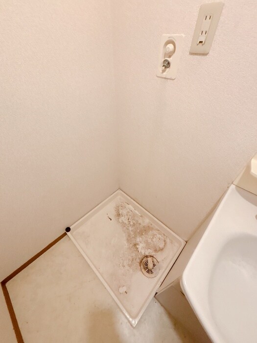 物件内観写真19　(洗濯機置場)