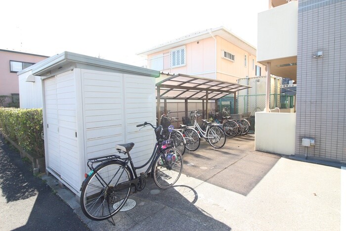 物件外観写真5　(駐輪場)