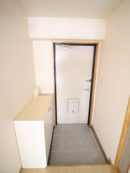 物件内観写真19　(玄関)