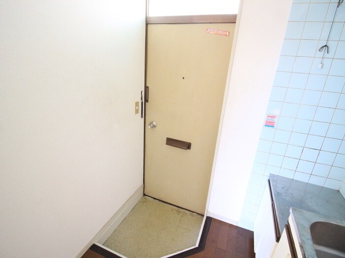 物件内観写真15　(玄関)