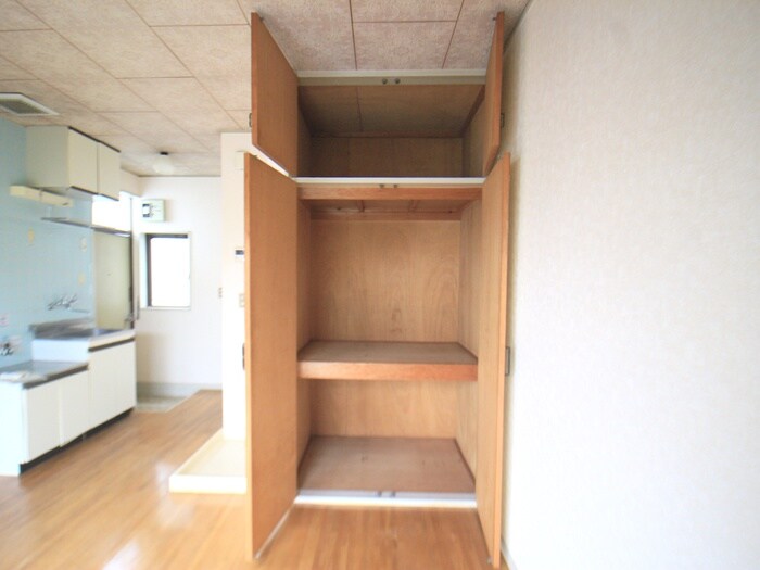 物件内観写真15　(収納)