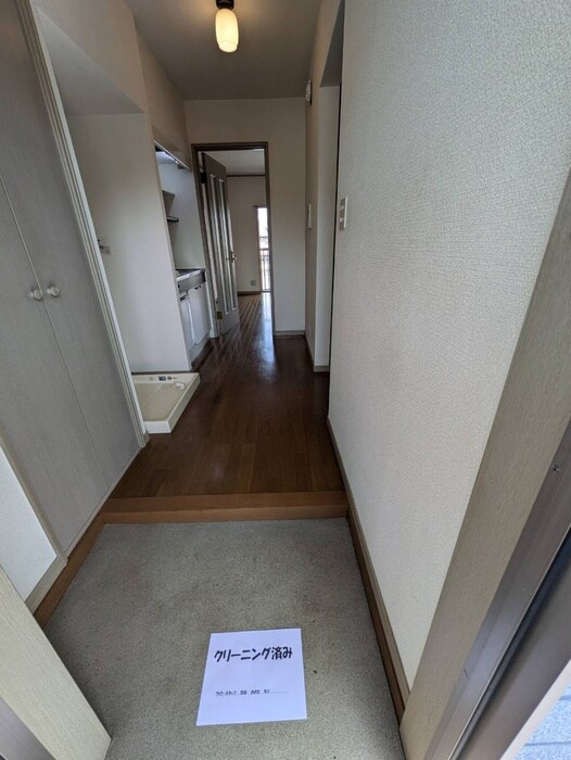 物件内観写真13　(玄関)