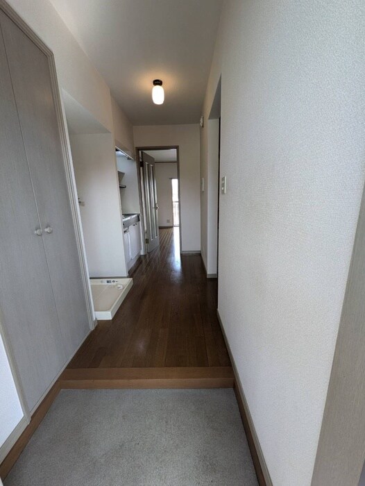 物件内観写真18　(廊下)