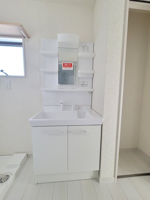 物件内観写真11　(洗面)