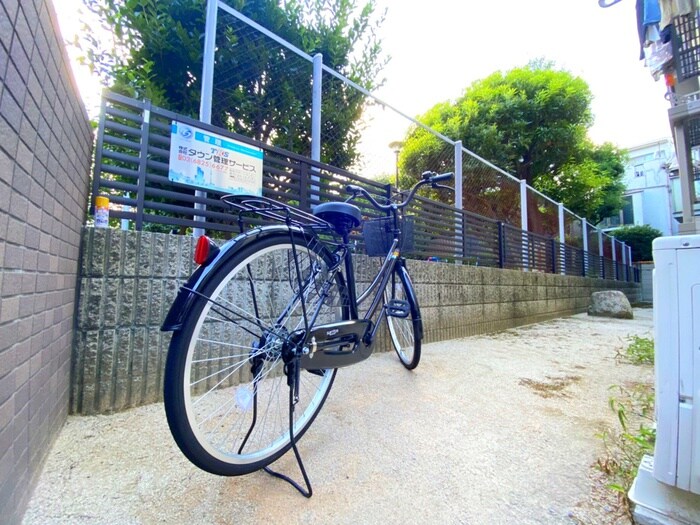 物件外観写真5　(駐輪場)