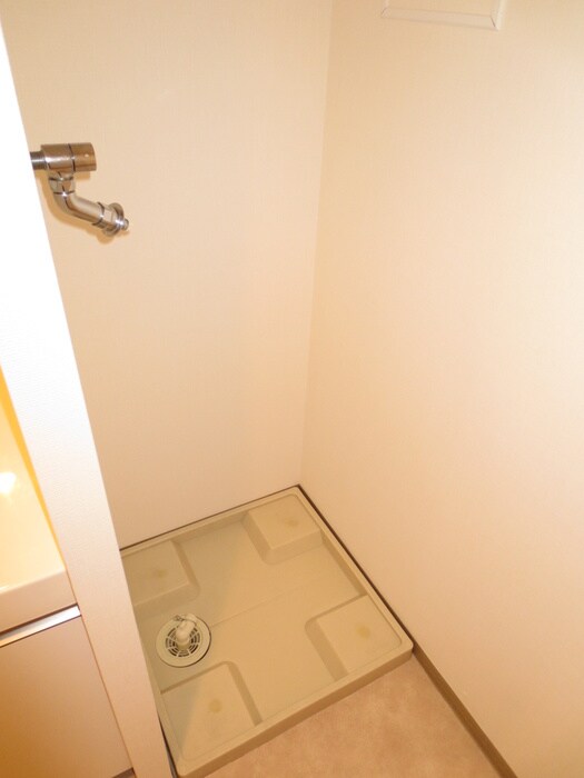 物件内観写真13　(洗濯機置場)