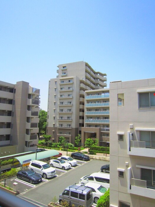 物件内観写真14　(室内からの展望)