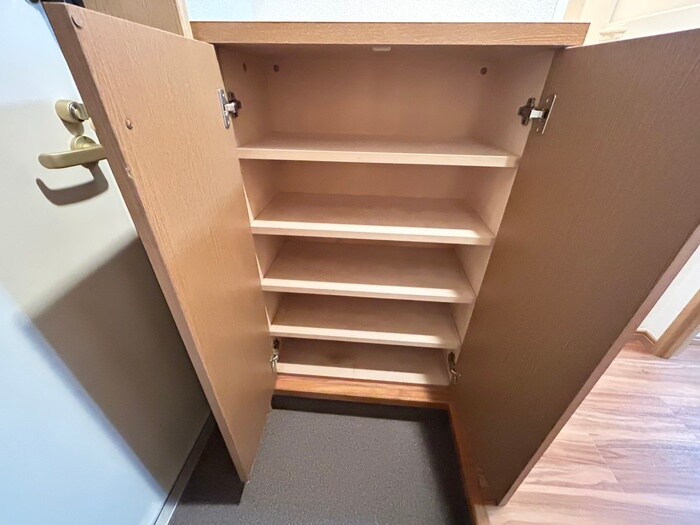 物件内観写真17　(靴箱)