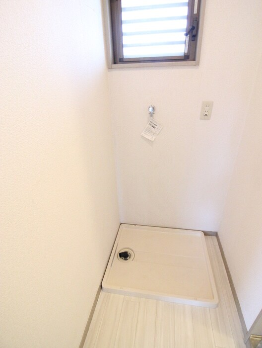 物件内観写真15　(洗濯機置場)