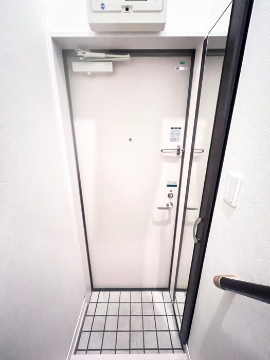 物件内観写真16　(玄関)
