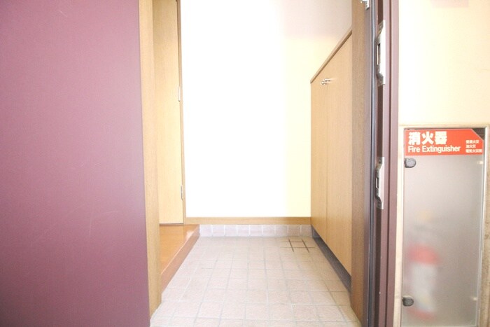 物件内観写真17　(玄関)