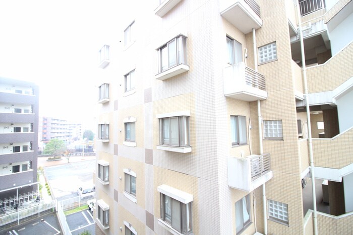 物件内観写真22　(室内からの展望)