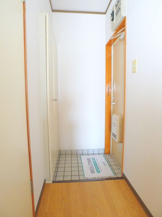 物件内観写真13　(玄関)