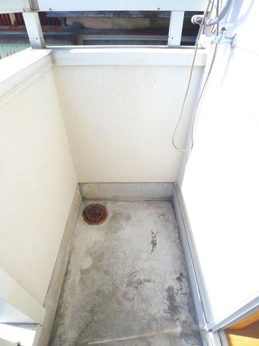 物件内観写真18　(洗濯機置場)