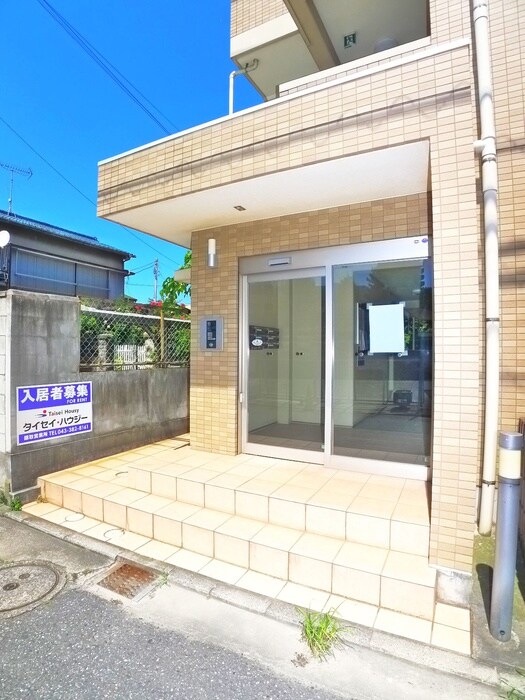 物件外観写真5　(エントランス部分)