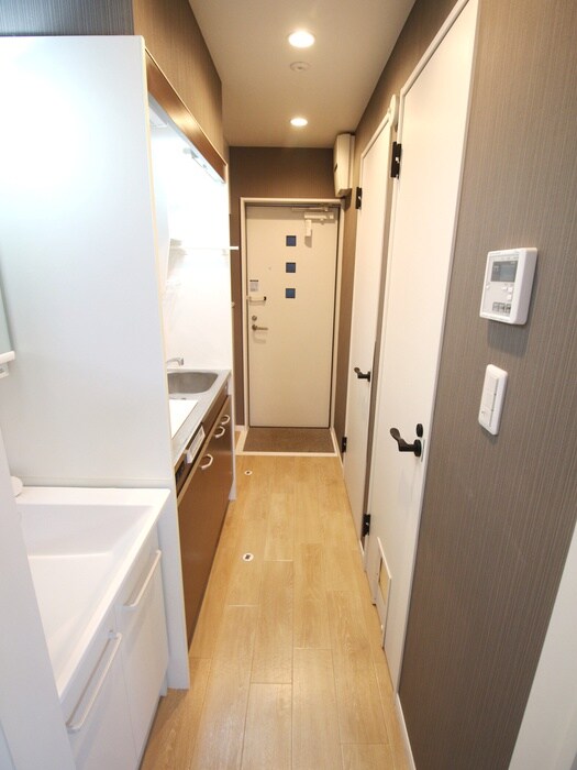 物件内観写真12　(廊下)