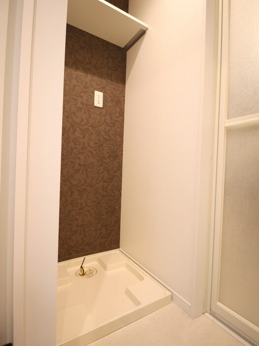 物件内観写真14　(洗濯機置場)