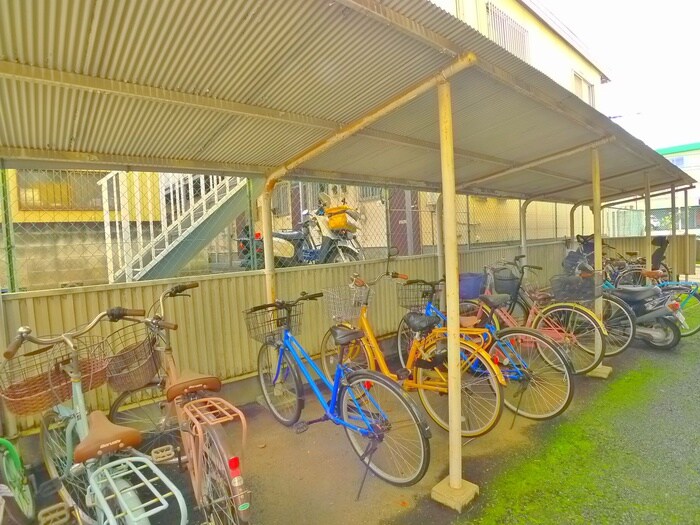 物件外観写真5　(駐輪場)