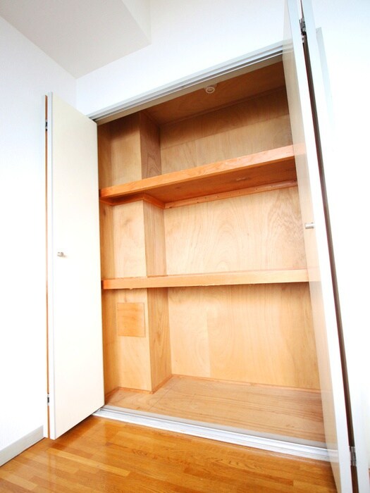 物件内観写真16　(収納)