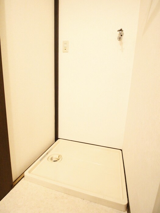 物件内観写真11　(洗濯機置場)