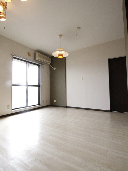 物件内観写真18　(居室)