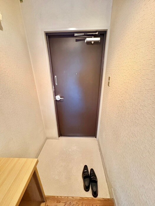 物件内観写真13　(玄関)