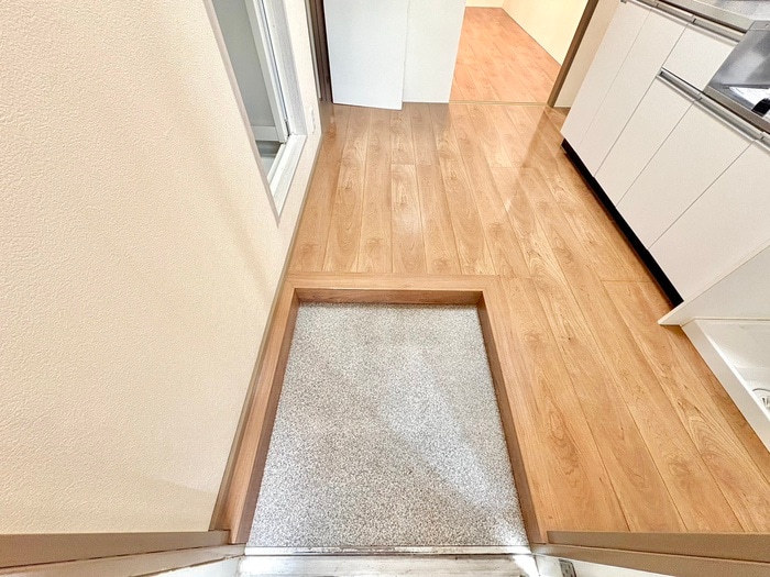 物件内観写真16　(玄関)