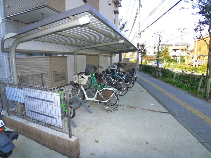 物件外観写真5　(駐輪場)