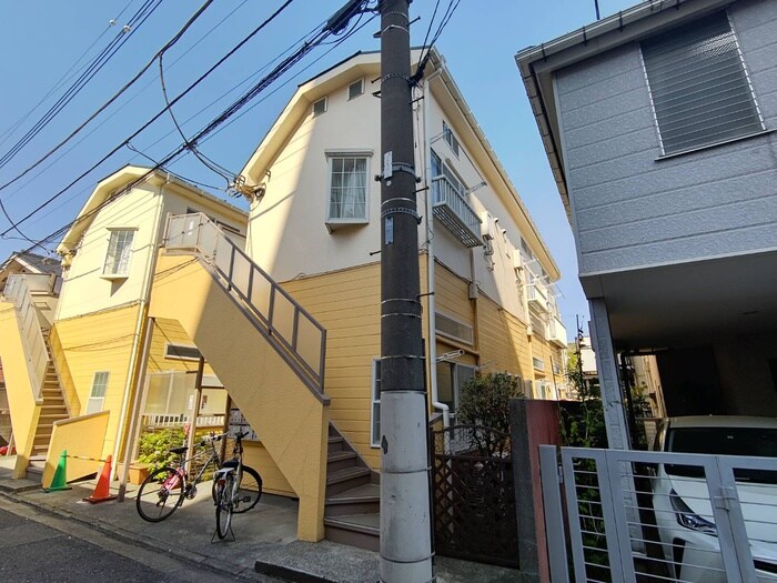 物件外観写真1　(駐輪場)