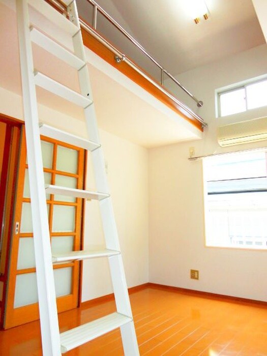 物件内観写真7　(室内からの展望)