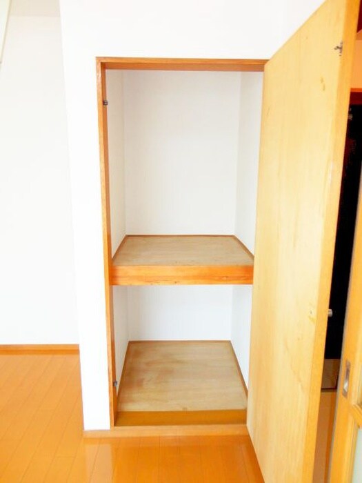 物件内観写真10　(収納)