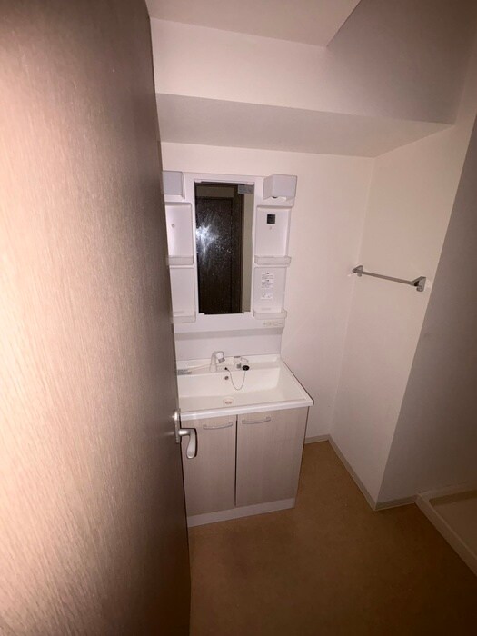 物件内観写真8　(洗面)