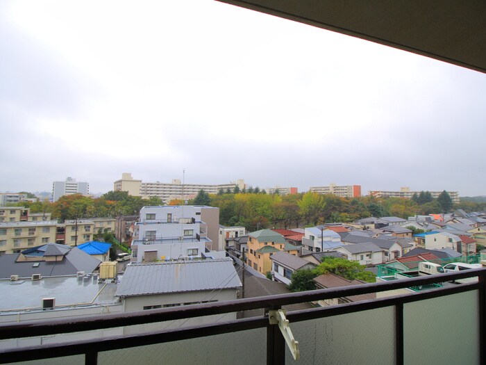 物件内観写真13　(室内からの展望)