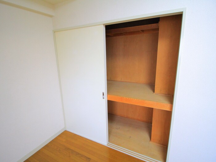 物件内観写真16　(収納)