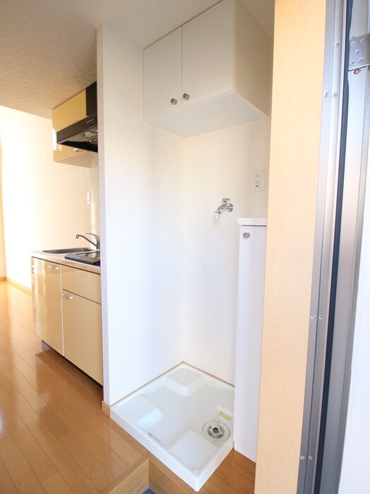 物件内観写真16　(洗濯機置場)