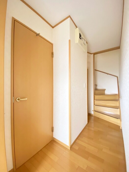 物件内観写真11　(廊下)