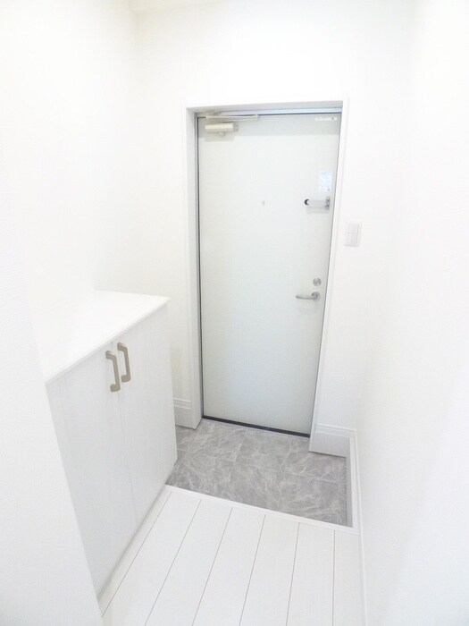 物件内観写真17　(玄関)