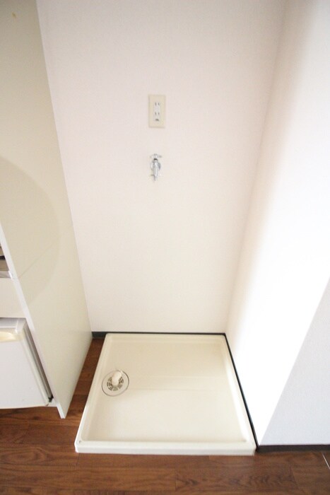 物件内観写真18　(洗濯機置場)