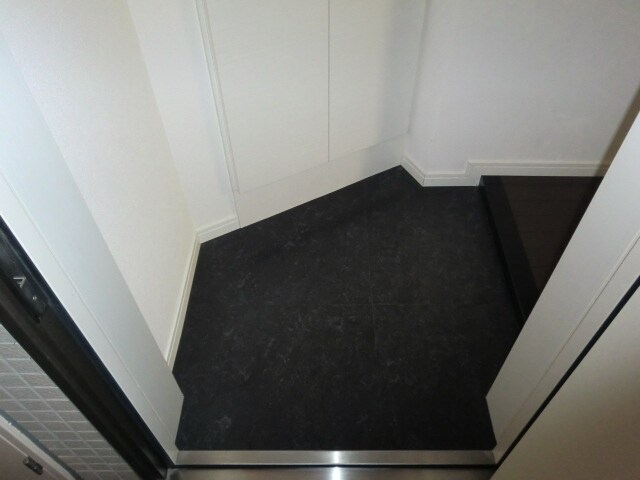 物件内観写真13　(玄関)