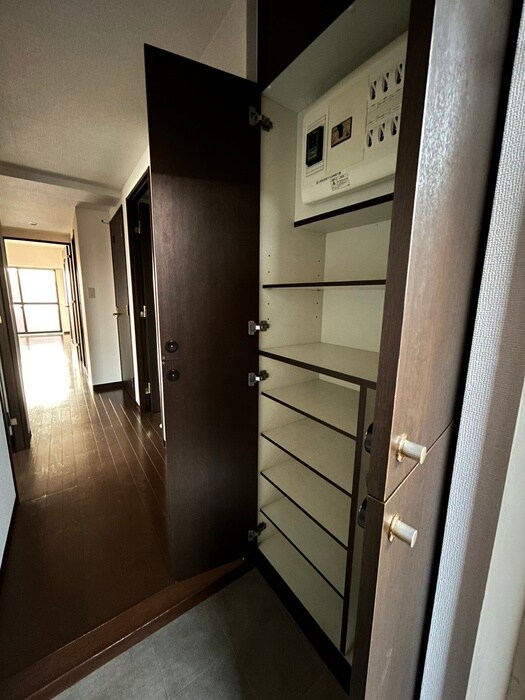 物件内観写真16　(靴箱)