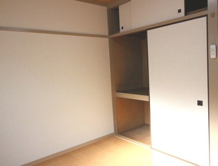 物件内観写真9　(居室)
