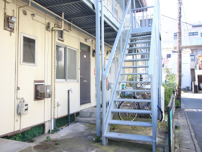 物件外観写真3　(エントランス部分)