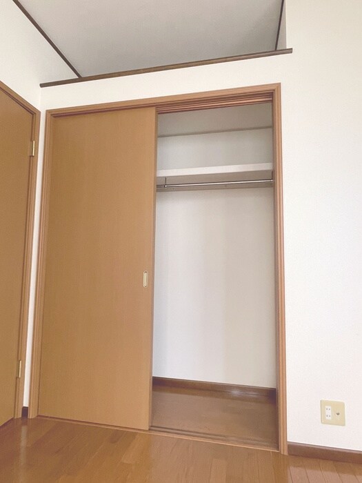 物件内観写真12　(収納)