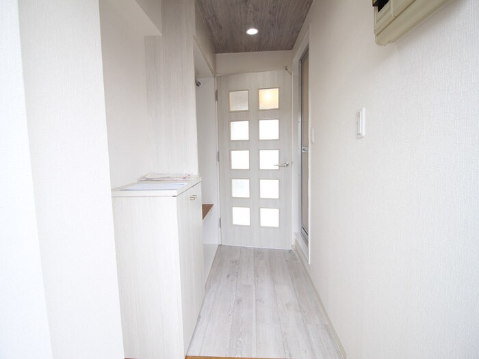 物件内観写真10　(廊下)