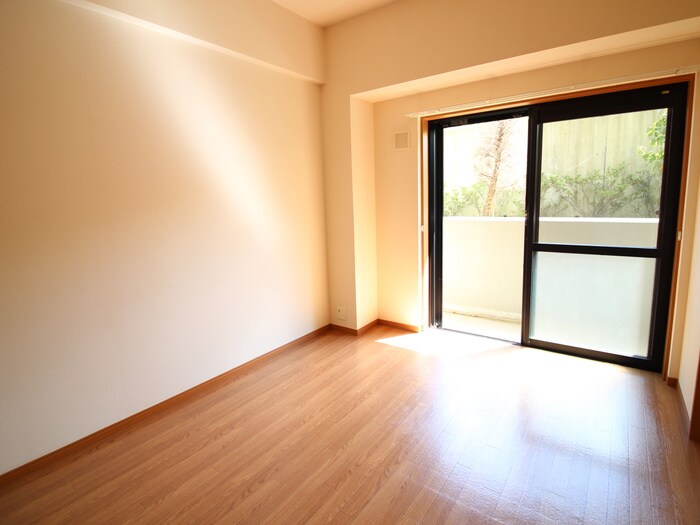 物件内観写真9　(室内からの展望)